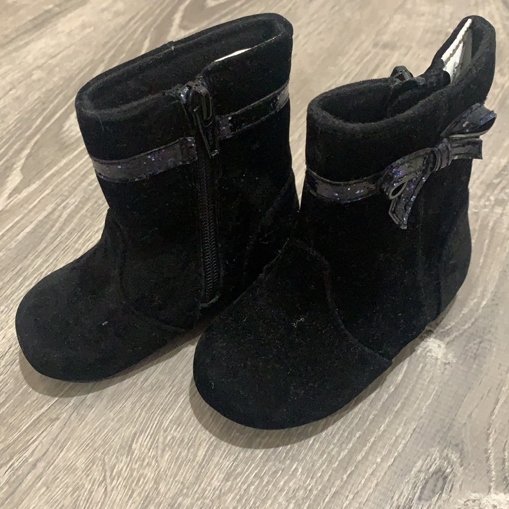 Gymboree Toddler Boots - Picture 2 of 7